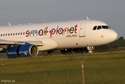 Flotę linii lotniczych Small Planet stanowią mieszczące 180 pasażerów samoloty Airbus A320. Fot. Lubelska Grupa Spotterska