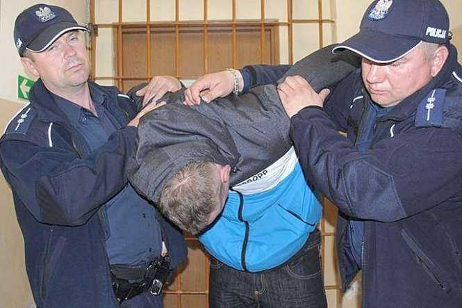 Śledczy przyznają, że w Machowie doszło do „wyjątkowo brutalnej” zbrodni. Krzysztof K. usłyszał zarzut zabójstwa