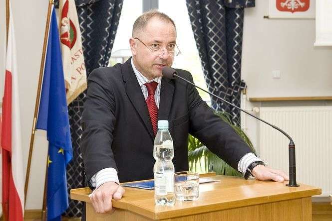 Obecnie pełniącym obowiązki naczelnika gabinetu prezydenta jest Lucjan Nowakowski, który jednocześnie kieruje referatem nadzoru właścicielskiego. Poza tym, Nowakowski kandyduje na prezesa PZHL/ fot. archiwum 