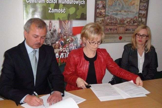 W tym tygodniu przedstawiciele szkół podpisali porozumienie o współpracy (fot. locsm.edu.pl)