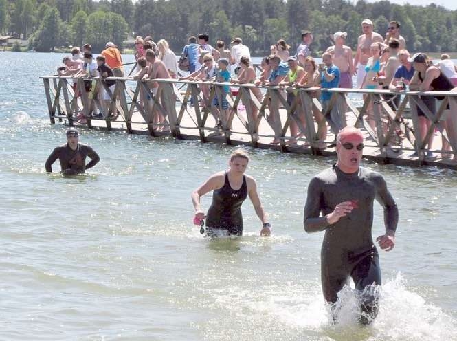 W ubiegłym roku na starcie Żelaznego Triathlonu stanęła maksymalna liczba zawodników – 150 osób (fot. Starostwo Powiatowe we Włodawie)