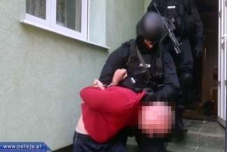 Zatrzymali podejrzanego o podłożenie bomby w autobusie (wideo)