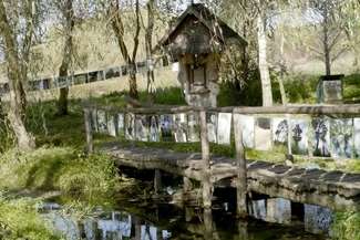 Przydrożne kapliczki w obiektywie. Majówki ze śpiewem i fotografią