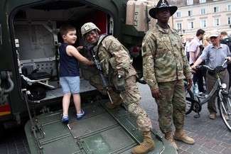 US Army na Dzień Dziecka. Amerykańscy żołnierze na placu Zamkowym w Lublinie