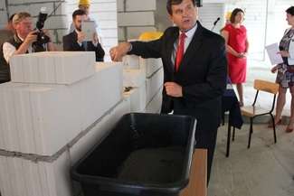 Przy PSW w Białej Podlaskiej powstaje nowoczesna biblioteka. Wykonawcą inwestycji jest bialska firma Budomex (fot. Ewelina Burda)