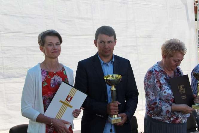 Zwycięzcami regionalnego etapu konkursu Agroliga 2016 w woj. lubelskim zostali Monika i Piotr Korszeniowie, zajmują się sadownictwem (fot. Ewelina Burda)