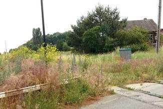 Tak wyglądał przejazd w Rudzie Hucie zanim kolejarze go nie uporządkowali (fot. Czytelnik/ Alarm 24)