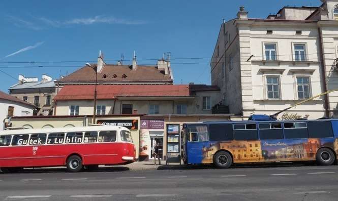 Zarówno trolejbus, jak i autobus nie będą się zatrzymywać na żadnym z przystanków na trasie przejazdu