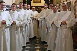 Duchowni, którzy zostali wyświęceni na początku czerwca (fot. Gość Niedzielny)