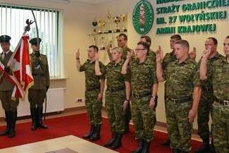 Nowi funkcjonariusze Straży Granicznej już po ślubowaniu
