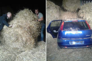Ukrył samochód pod słomą w stodole. Zgłosił kradzież