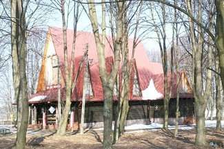 – Były biskup, Jan Śrutwa, obiecał naszemu księdzu, że w Bondyrzu zostanie na dożywocie. A teraz, gdy ma 60 lat, chcą go nam zabrać – przypominają parafianie