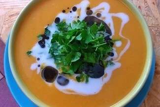 Ambaras. Zupy i kanapki że ho ho!