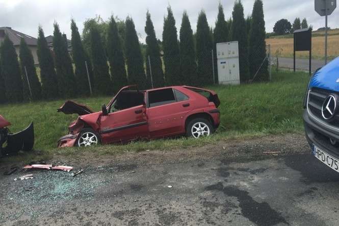 Wypadek w Lipniaku (fot. Waldemar Sulisz)