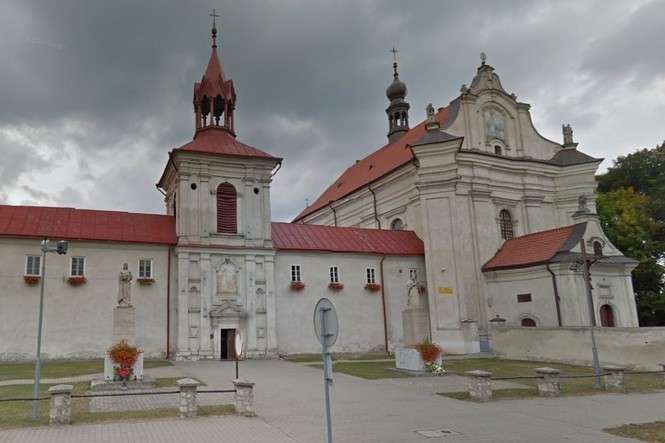  Zespół klasztorno-kościelny parafii p.w. Nawiedzenia Najświętszej Maryi Panny w Krasnobrodzie (fot. Google Street View)