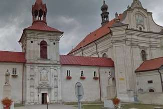  Zespół klasztorno-kościelny parafii p.w. Nawiedzenia Najświętszej Maryi Panny w Krasnobrodzie (fot. Google Street View)
