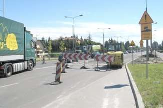 Już w sierpniu ul. Rejowiecka, będąca odcinkiem krajowej „dwunastki”, czyli drogi do granicy w Dorohusku, ma być przejezdna na całej szerokości

