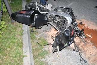 Gromada: Zderzenie samochodu z motocyklem. Nie żyje 22-latek i 24-latek