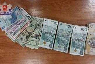 W toalecie na stacji zostawił 73 tys. zł. Trzy osoby podejrzane o przywłaszczenie