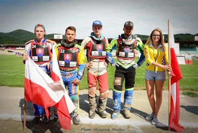 Przed IV rundą MDMP Emil Peroń, Krystian Włodarczyk, Eryk Borczuch i Kamil Brzeziński (od lewej) wzięli udział w turnieju na Słowacji (fot. KM Cross)