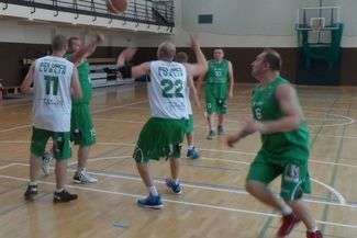 FOT. KAMIL KOZIOŁ
Fragment meczu pomiędzy AlbanShot i Ibrą Poniatowa
