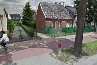 Unieważniono przetarg na przebudowę chodnika pomiędzy ul. gen. Józefa Dwernickiego i ul. Kazimierską (fot. Google Street View)