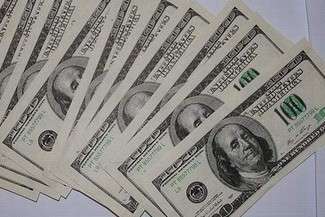 Białorusin wpadł z dolarami na granicy