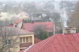 Jesienią urzędnicy rozpoczną kontrole dymiących kominów 
