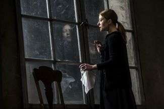 Na zakończenie wielka gwiazda. Po raz pierwszy w Lublinie sztuka Krystiana Lupy. 15 października w Sali Operowej Centrum Spotkania Kultur zrealizowany w Litewskim Teatrze Narodowym w Wilnie „Plac Bohaterów”.
Fot. Materiały prasowe
