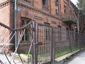 Wyremontowany budynek ma zachować wyróżniającą go ceglaną elewację (fot. Jacek Barczyński)