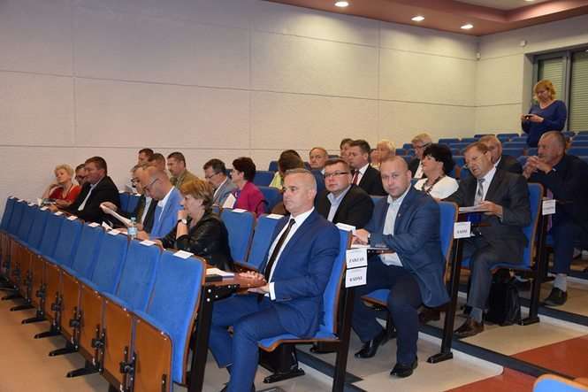 Rektor uczelni prof. Józef Bergier zaprosił ostatnio radnych powiatowych na sesję w PSW (fot. Starostwo Powiatowe w Białej Podlaskiej)