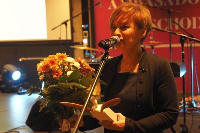 W kategorii Społecznie odpowiedzialny Ambasadorem Wschodu została redaktor Ewa Dados z Radia Lublin, która otwiera ludzkie serca, żeby pomóc dzieciom przetrwać zimę
