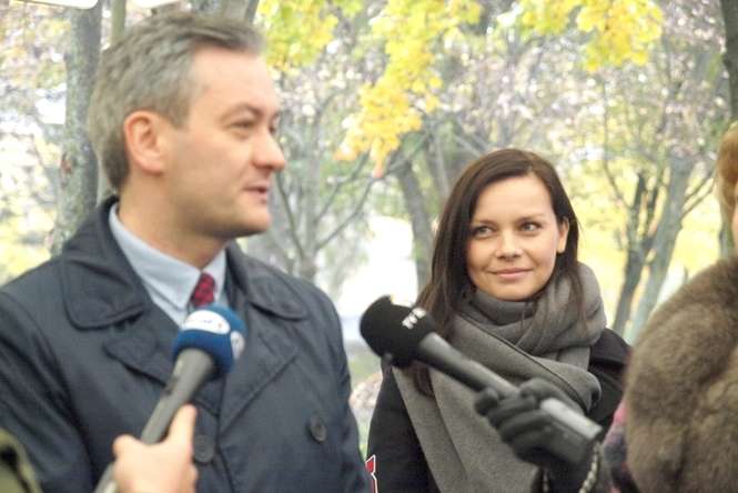 Agnieszka Oleszczuk-Widawska i prezydent Słupska Robert Biedroń