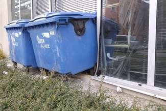 Wypadł z drogi i wjechał mercedesem w budynek UMCS. Nie miał prawa jazdy