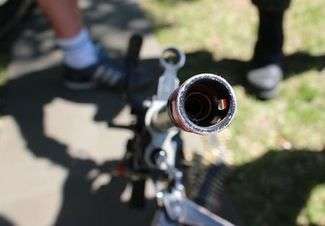 Młody snajper z Sawina. Ostrzelał okna domów i budynek należący do urzędu