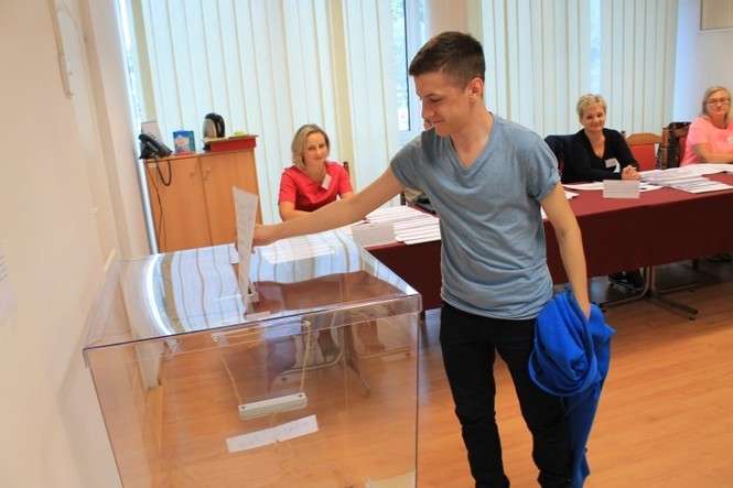 Głosowanie na budżet obywatelski w Puławach (fot. Radosław Szczęch)