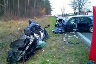 Niemirów: Zderzenie aut. Jedna osoba nie żyje, troje dzieci w szpitalu