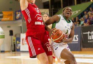 Uju Ugoka (z prawej) jest na początku sezonu w życiowej formie

Fot. Michał Piłat/azs.umcs.pl