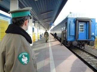 Próba bądź obietnica udzielenia korzyści majątkowej osobie pełniącej funkcję publiczną zagrożone jest karą więzienia do lat 10