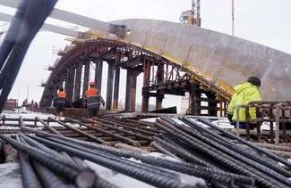 Tak powstaje nowy most na Bystrzycy. Budowie zima niestraszna (zdjęcia)