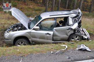 Wypadek z Woli Dużej. Mercedes uderzył w subaru
