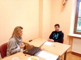 Doradcy zawodowi spotykają się z uczestnikami projektu indywidualnie i grupowo