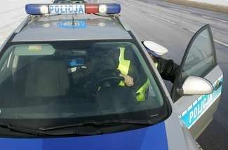 Złodzieje chcieli ukryć telefon w radiowozie