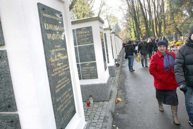 W kolumbariach na cmentarzu przy ul. Białej w Lublinie praktycznie miejsc już nie ma
