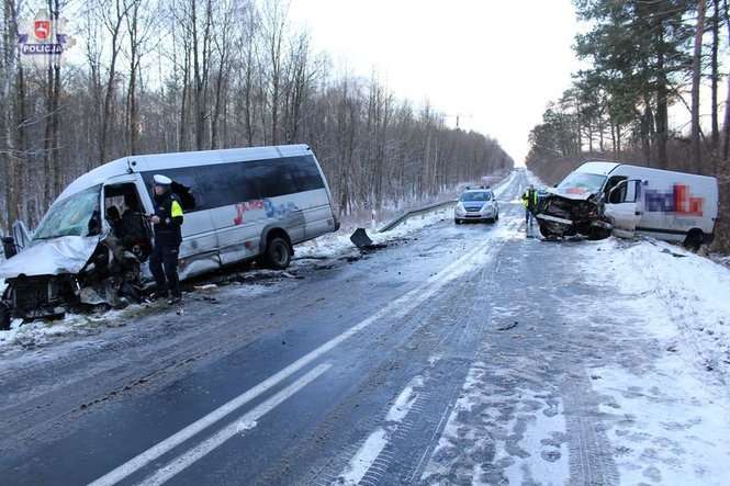 Wypadek w Maryninie (fot. Policja)