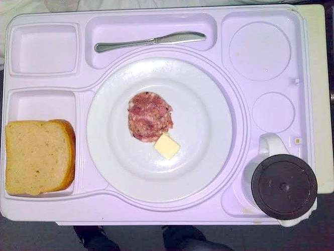 Szpitalne śniadanie – zdjęcie od Czytelnika<br />
