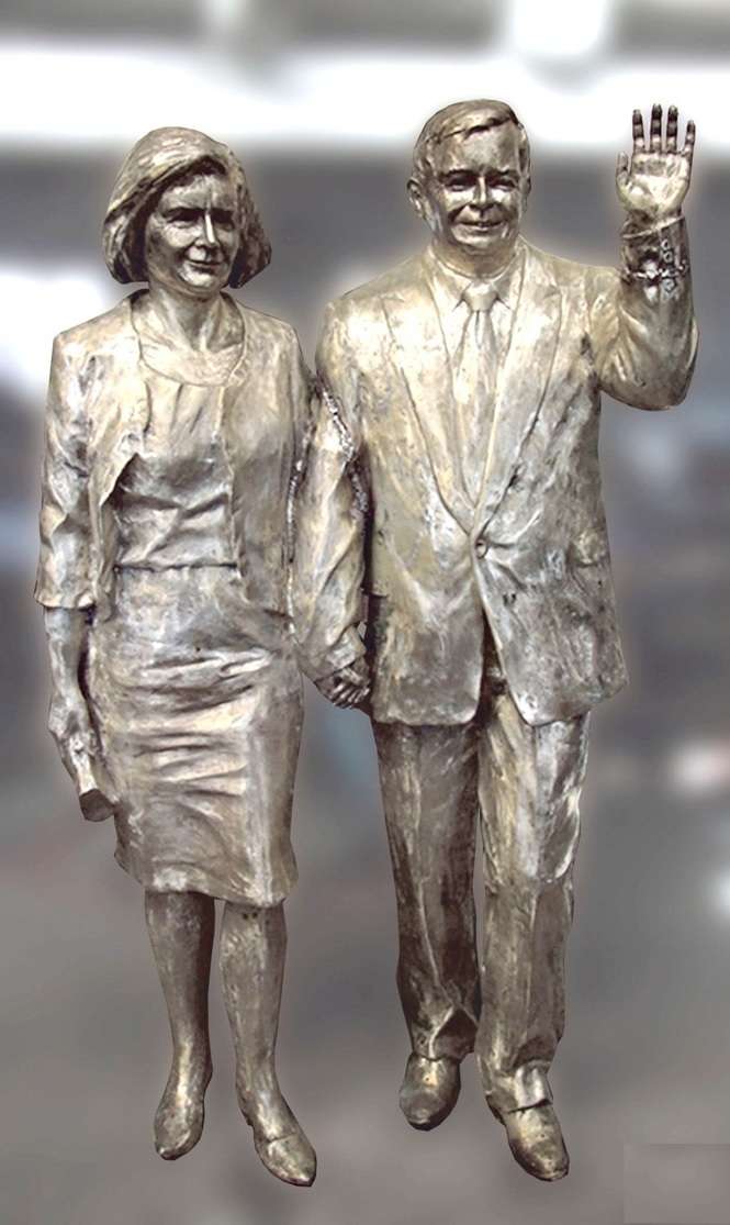 Tak będzie wyglądał pomnik Lecha i Marii Kaczyńskich w Białej Podlaskiej (fot. materiał komitetu)