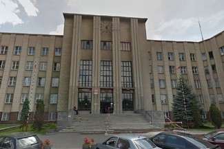 Radny kiedyś pracował w Wydziale Budownictwa i Ochrony Środowiska Starostwa Powiatowego w Chełmie (fot. Google Street View)