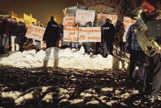 Na początku grudnia w Łęcznej pracownicy Gimnazjum nr 1 im. Króla Bolesława Chrobrego wykorzystali wizytę prezydenta Andrzeja Dudy, by zaprotestować przeciwko reformie oświaty i likwidacji gimnazjów