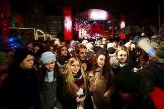 Ciężarówki Coca-Cola w Lublinie: Tłumy na placu Zamkowym (zdjęcia)